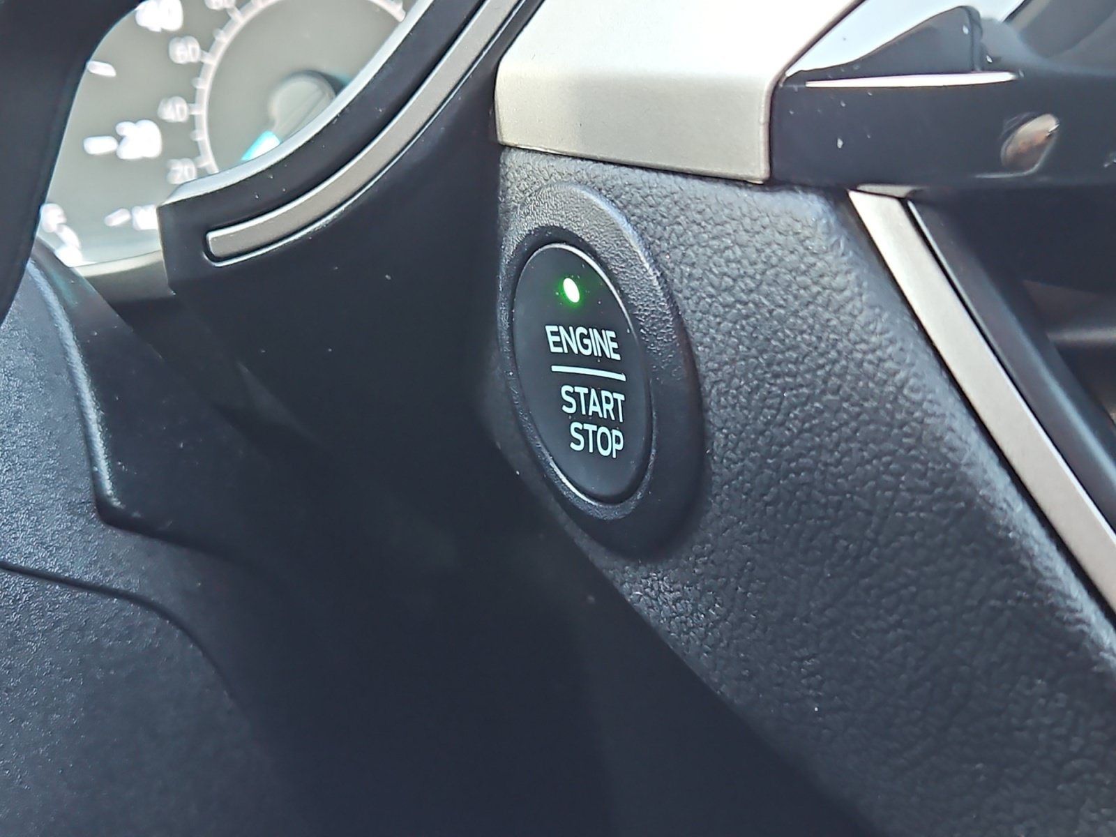 Used 2022 Ford Escape SEL FWD image 19
