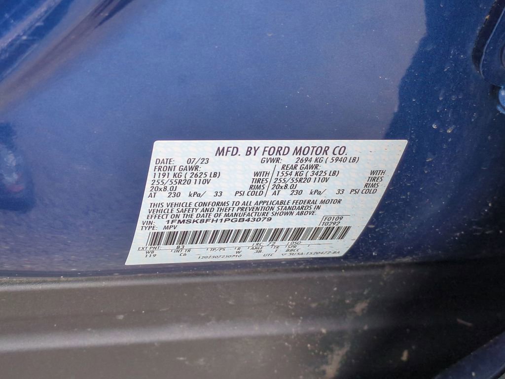 Used 2023 Ford Explorer Limited w/ Equipment Group 301A image 30