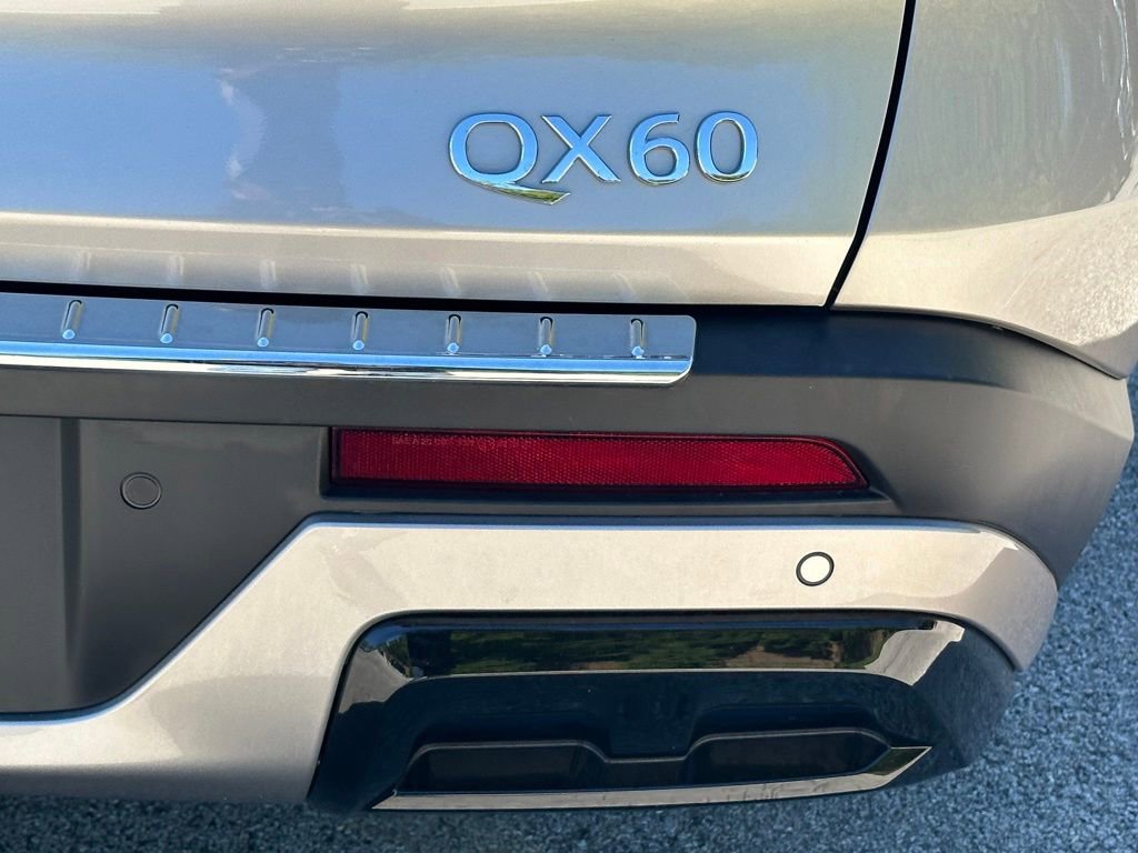Certified 2023 INFINITI QX60 Luxe w/ Cargo Package AWD/4WD image 12