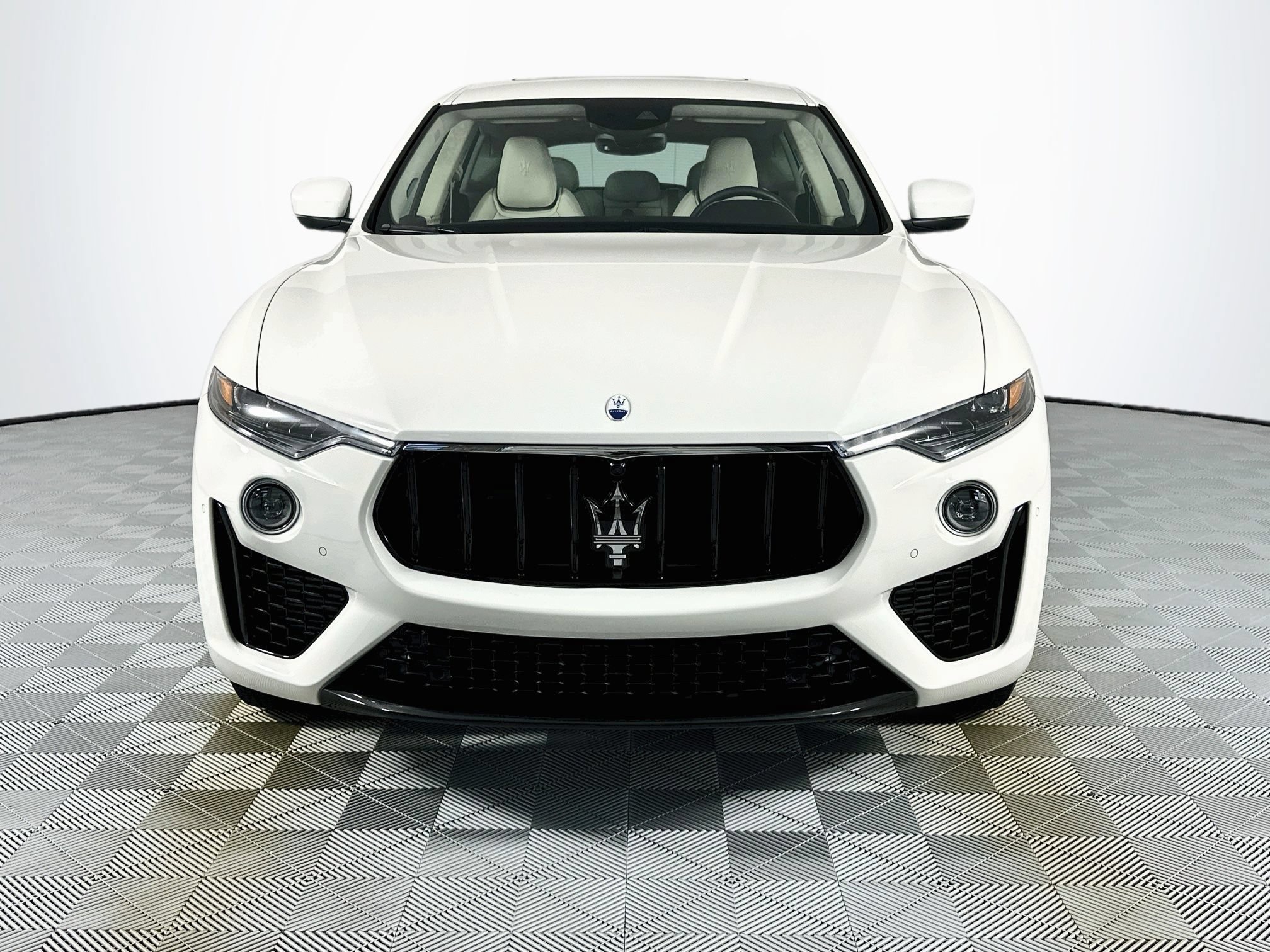 Used 2023 Maserati Levante Modena AWD/4WD image 2