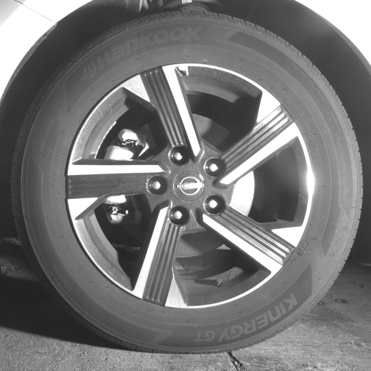Used 2025 Nissan Sentra SV FWD image 12