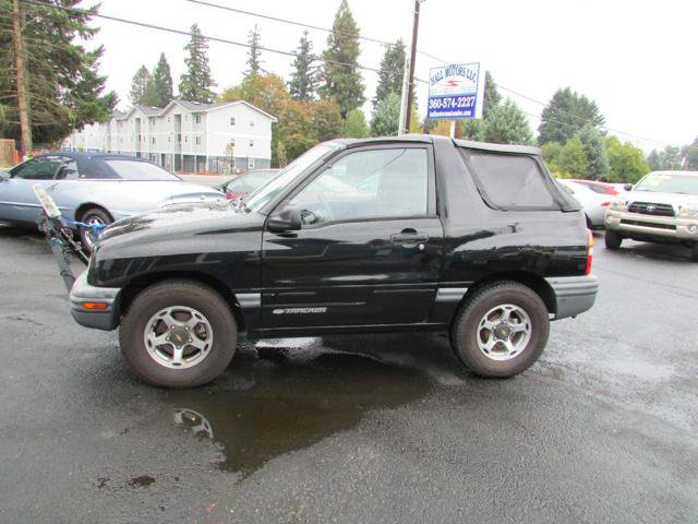 Used 1999 Chevrolet Tracker 4WD Convertible w/ Preferred Equipment Group 2 image 1