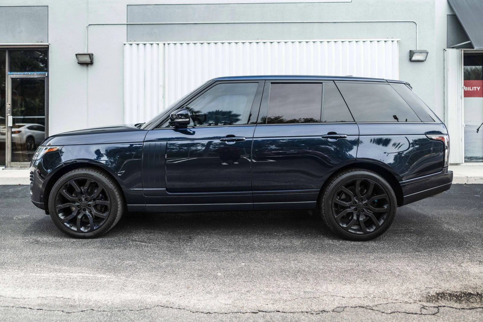 Used 2018 Land Rover Range Rover Supercharged AWD/4WD image 5