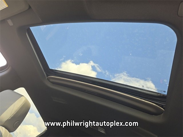 New 2026 GMC Sierra 1500 SLT w/ SLT Premium Plus Package image 10