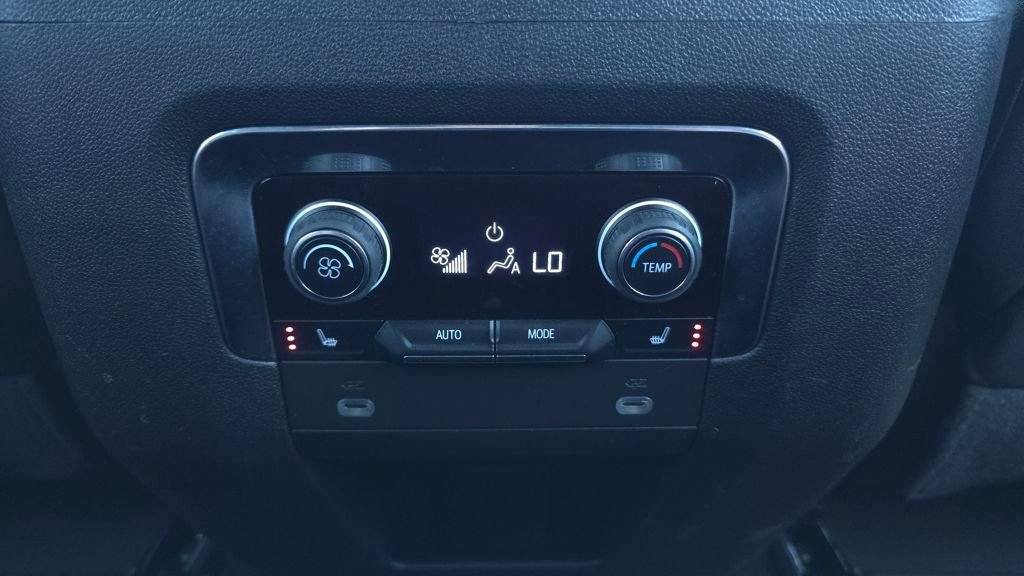 Used 2023 Chevrolet Tahoe LT w/ Luxury Package image 32