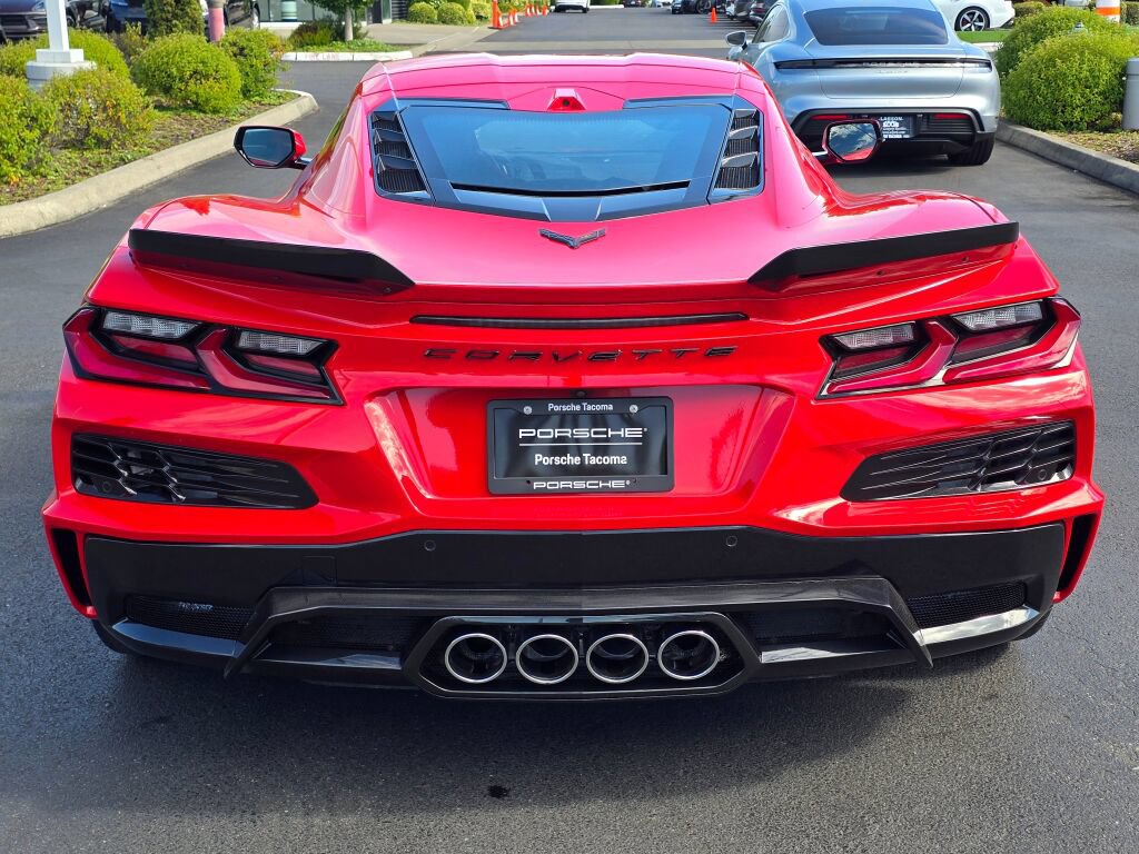Used 2024 Chevrolet Corvette Z06 RWD image 4