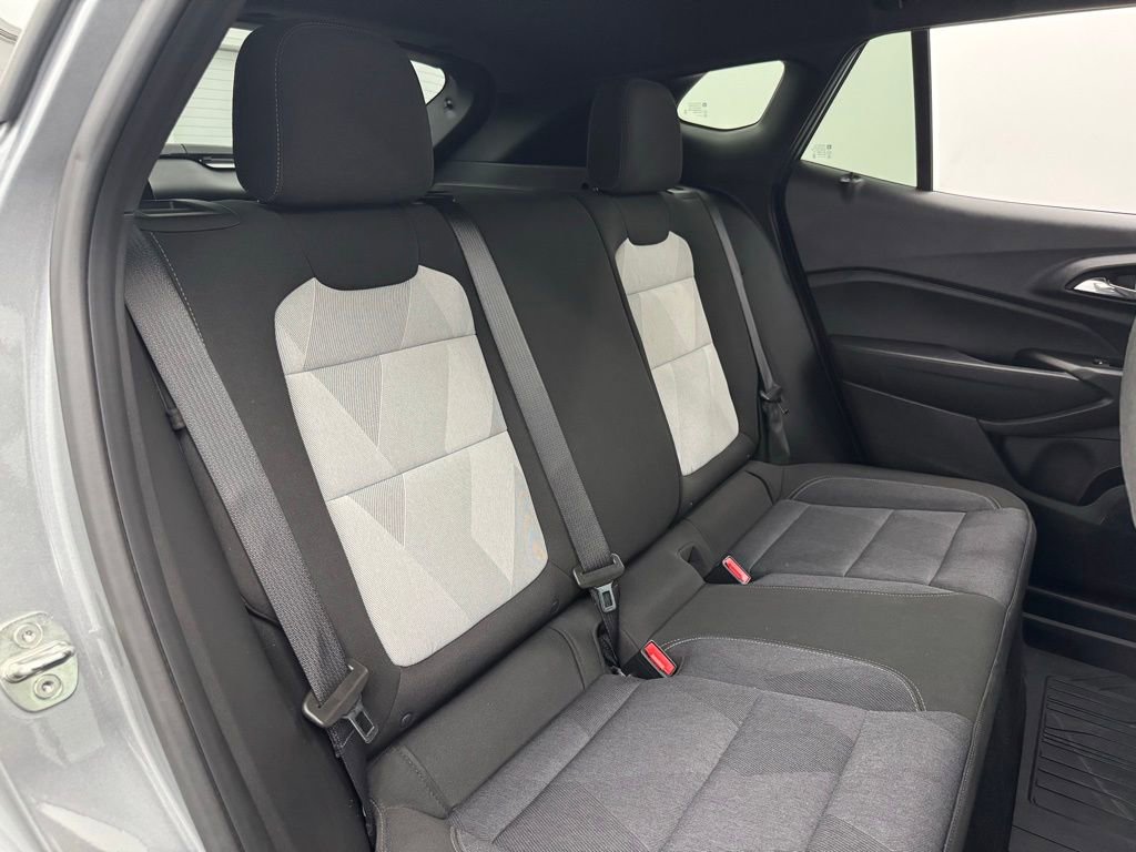 Used 2024 Chevrolet Trax RS image 34