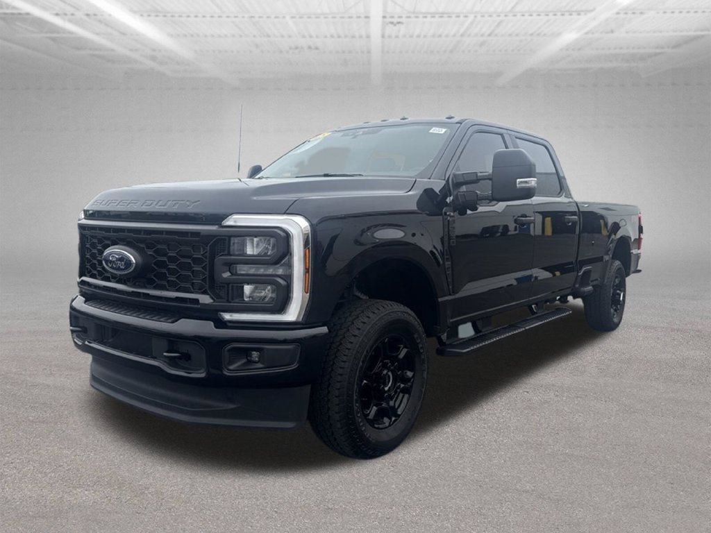 Used 2025 Ford F250 XL w/ STX Appearance Package AWD/4WD image 4