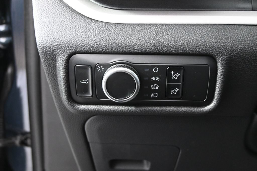 Used 2024 Ford Explorer XLT AWD/4WD image 24