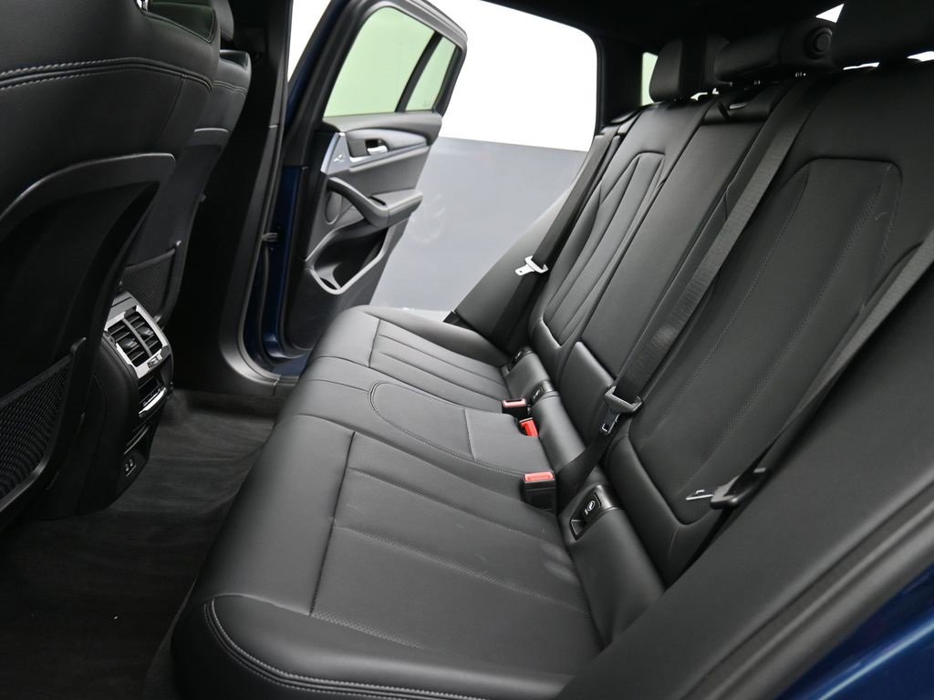 Used 2024 BMW X4 xDrive30i image 15