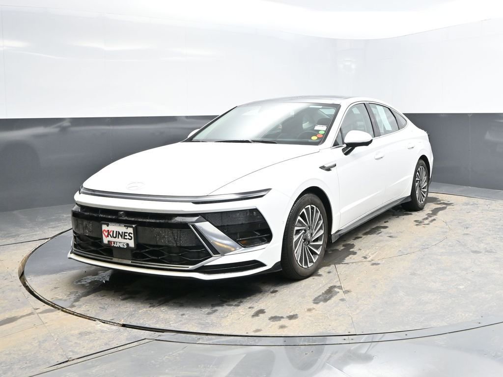 Used 2024 Hyundai Sonata Limited image 3
