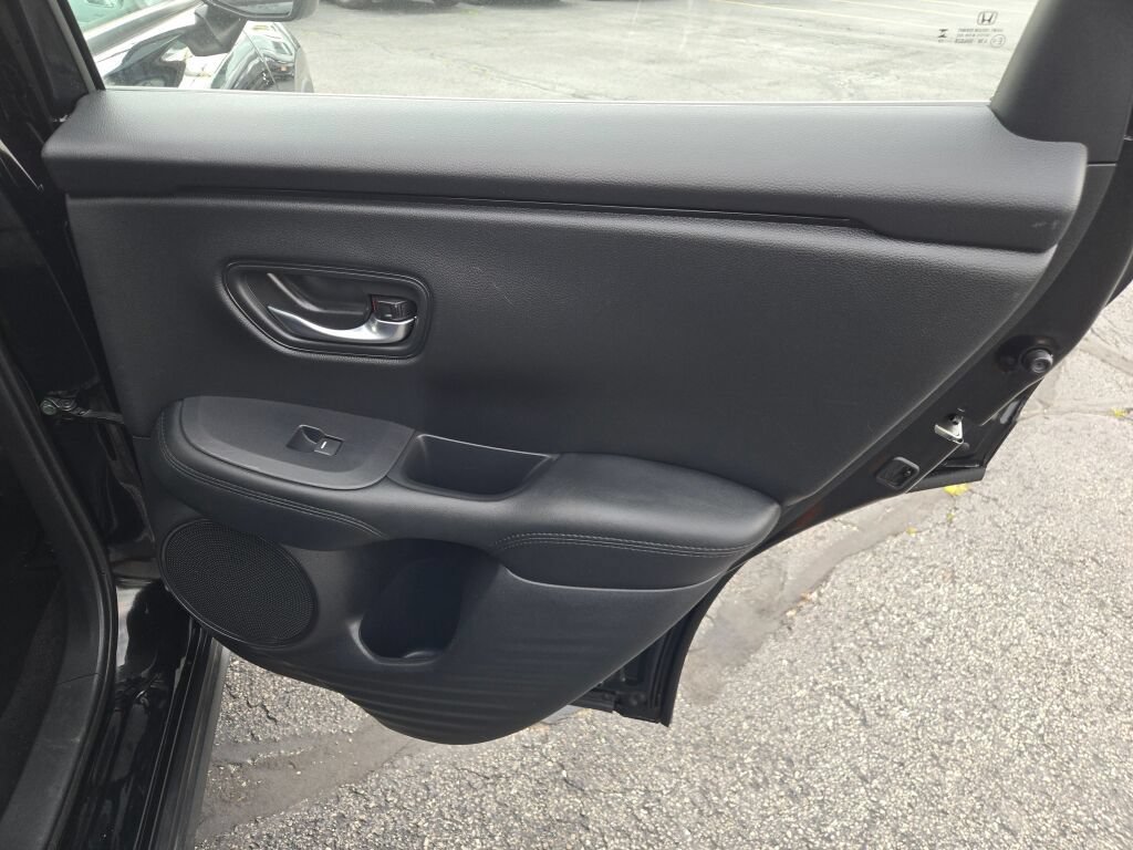 Used 2025 Honda HR-V LX image 16