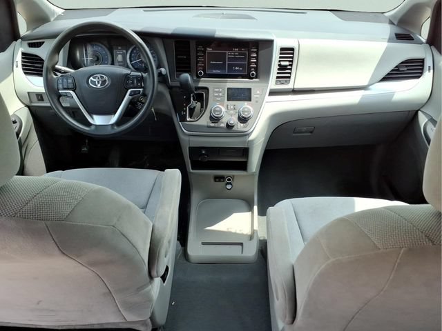 Used 2020 Toyota Sienna L FWD image 21