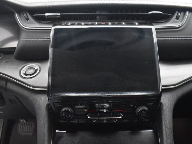 Used 2023 Jeep Grand Cherokee Limited w/ Black Appearance Package image 18