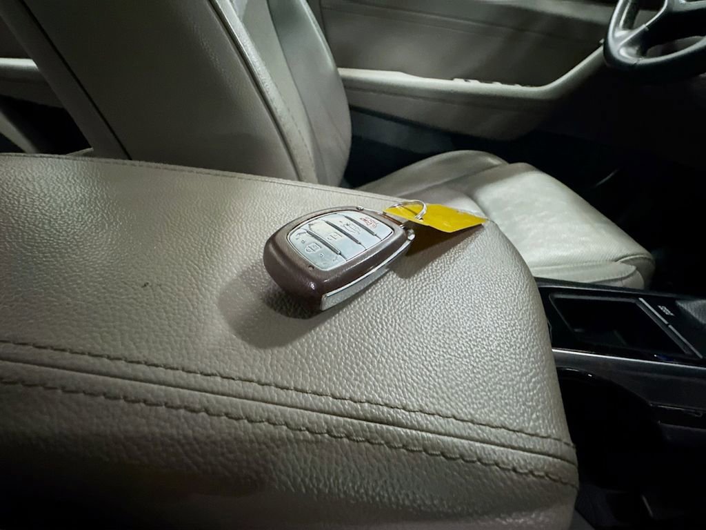 Used 2017 Hyundai Sonata Limited image 41