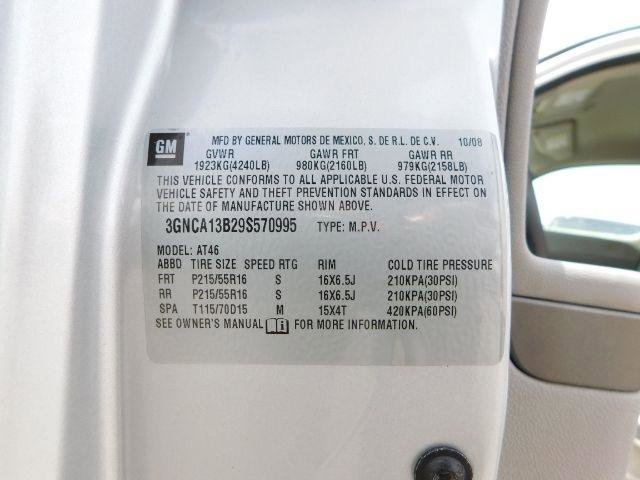 Used 2009 Chevrolet HHR LS image 18