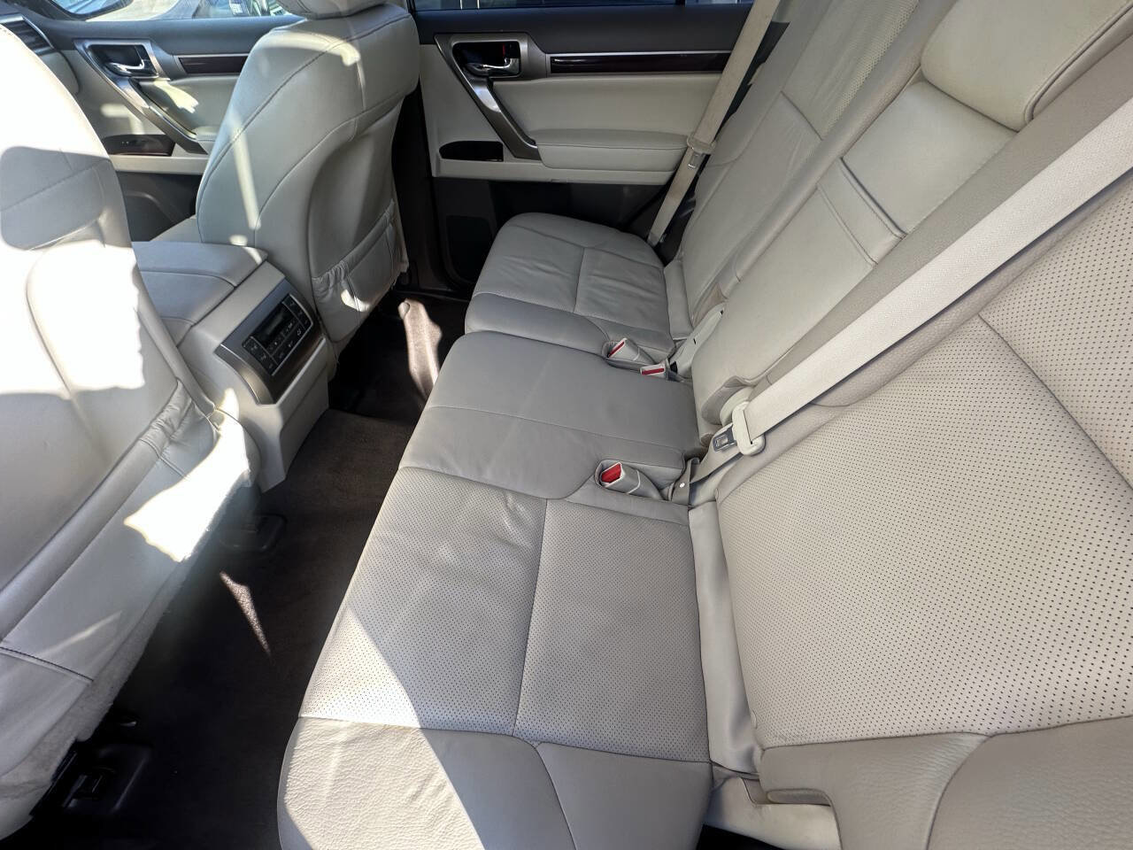 Used 2015 Lexus GX 460 w/ Premium Package AWD/4WD image 12