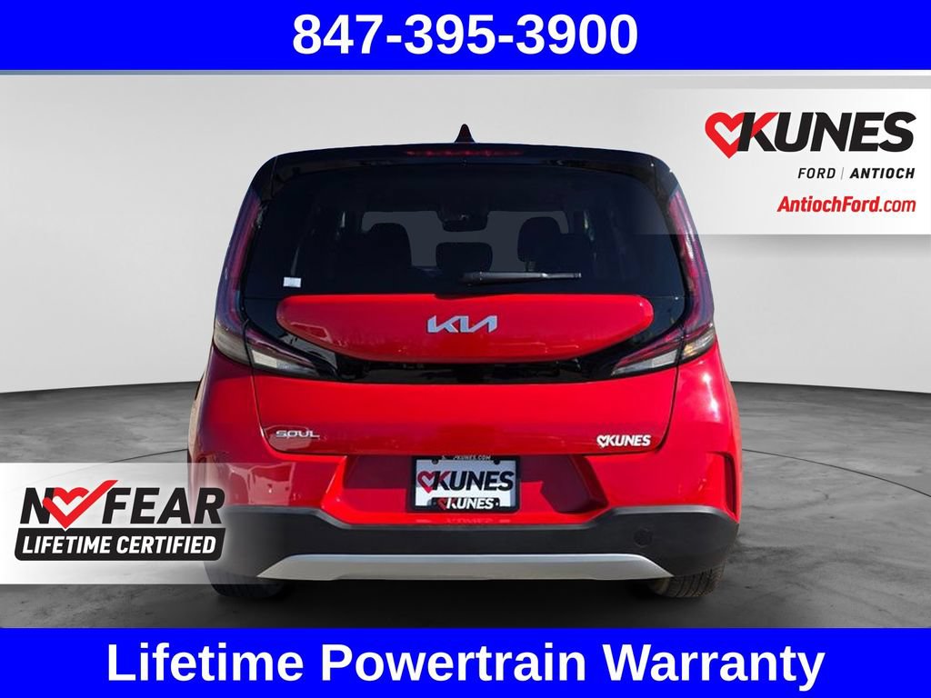 Used 2025 Kia Soul LX w/ LX Technology Package FWD image 8