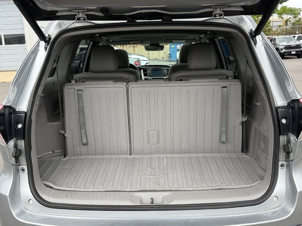 Used 2019 Toyota Highlander Limited AWD/4WD image 23