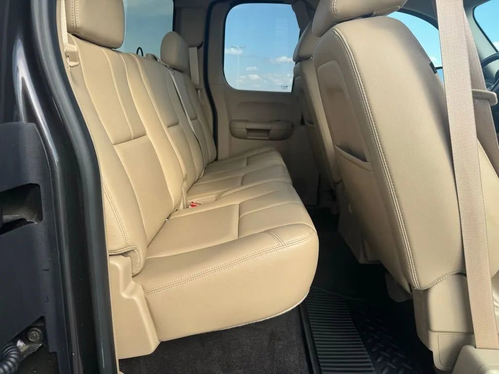 Used 2010 GMC Sierra 1500 SLE w/ Power Pack Plus image 18