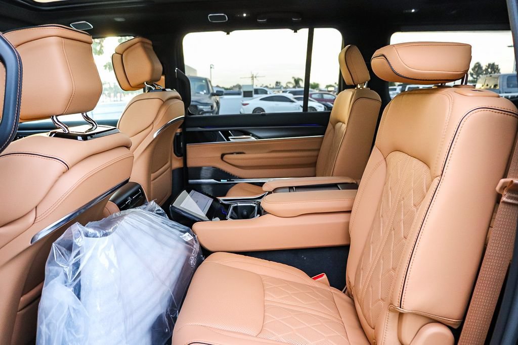New 2026 Jeep Grand Wagoneer Summit AWD/4WD image 22