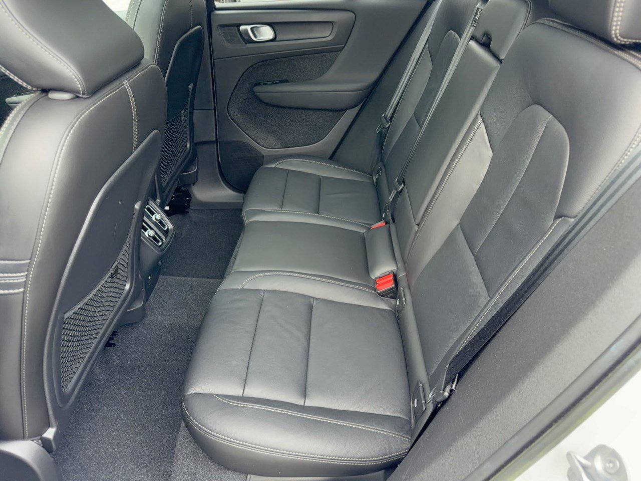 Used 2024 Volvo XC40 B5 Plus w/ Protection Package Premier AWD/4WD image 25