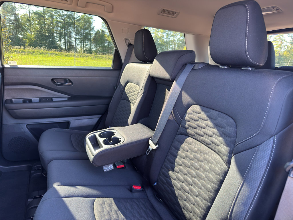 Used 2025 Nissan Pathfinder SV image 20