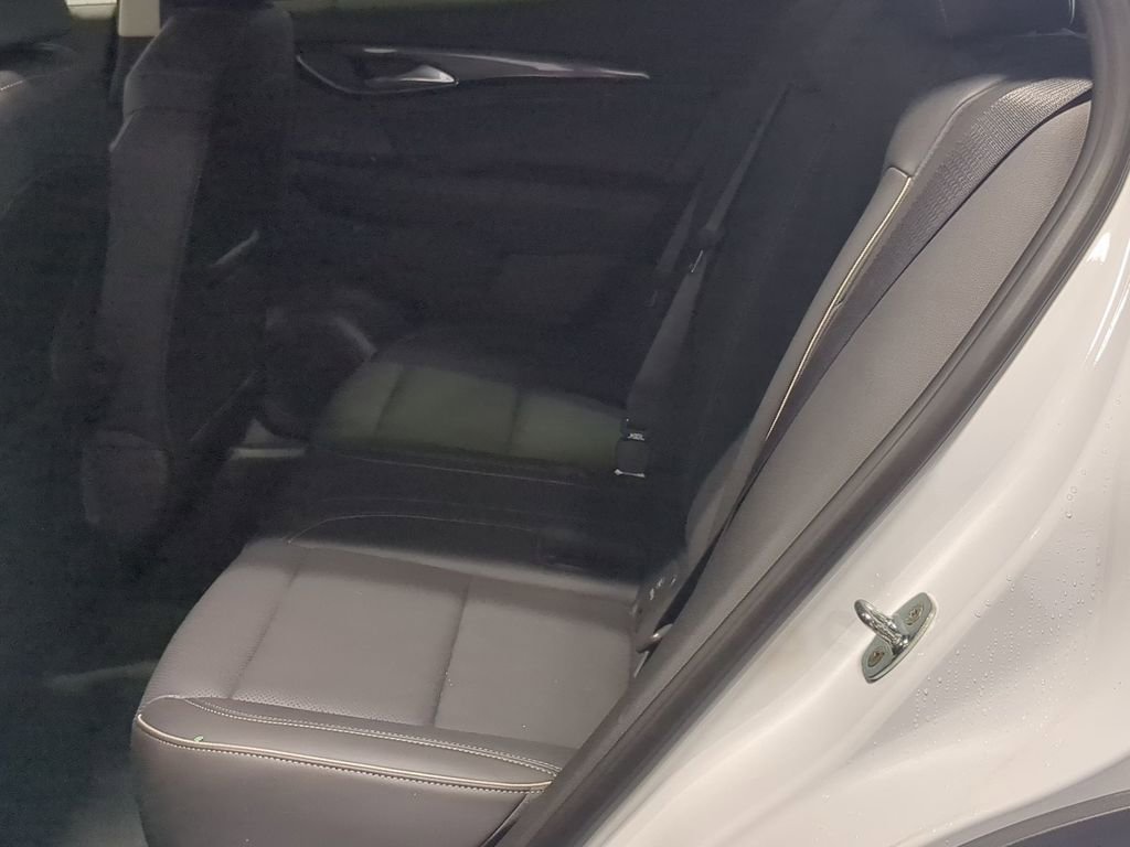 Used 2023 Buick Envision Essence image 19