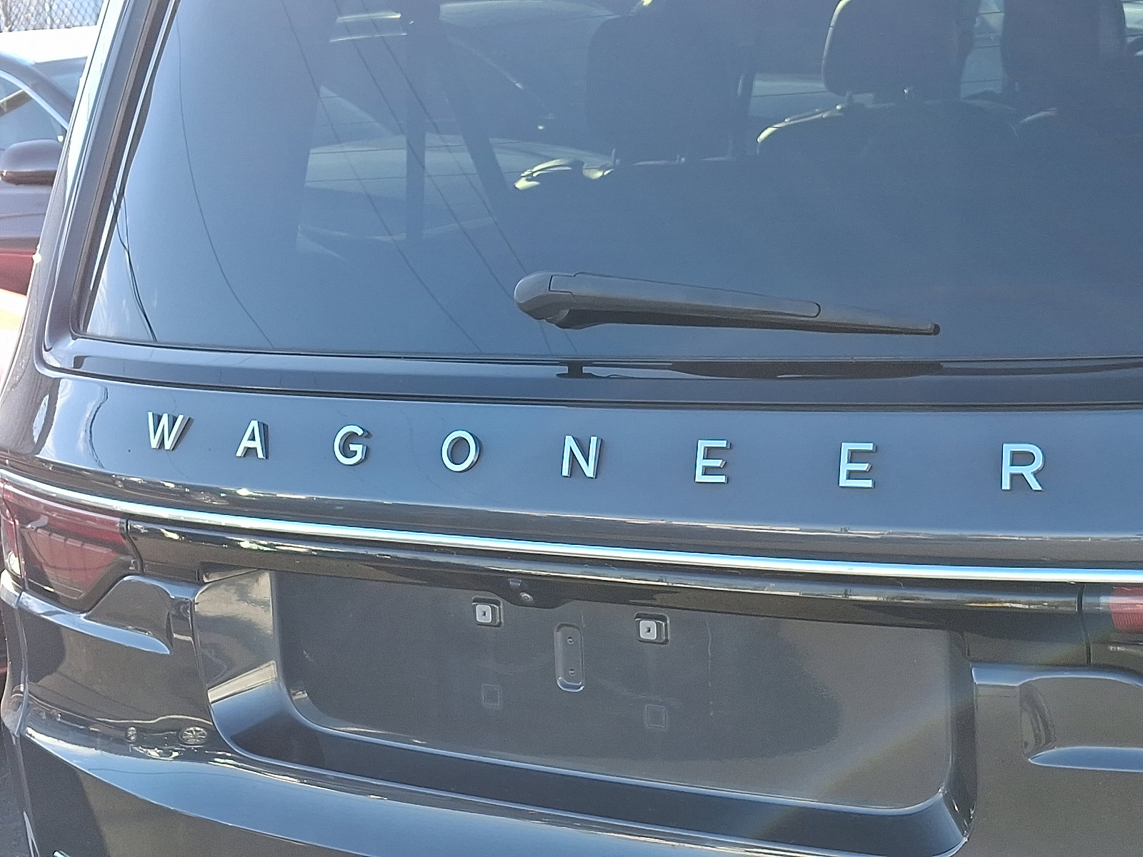 Used 2023 Jeep Wagoneer L Series II image 30