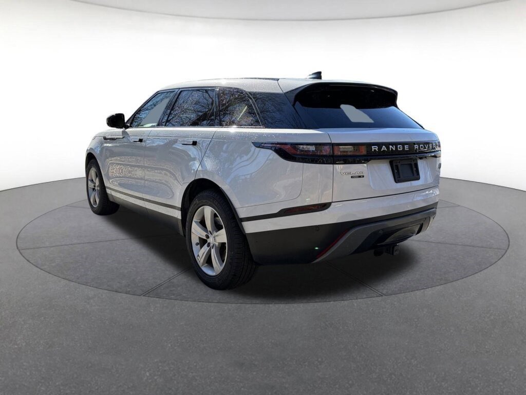 Used 2018 Land Rover Range Rover Velar S image 3