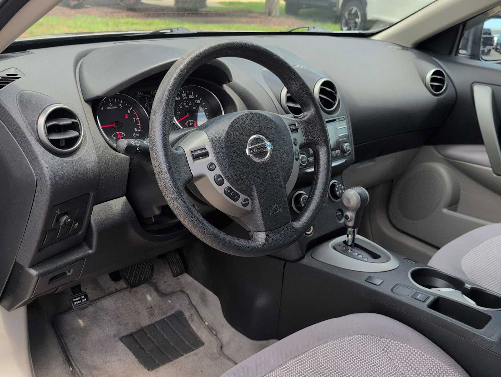Used 2013 Nissan Rogue SV FWD image 10