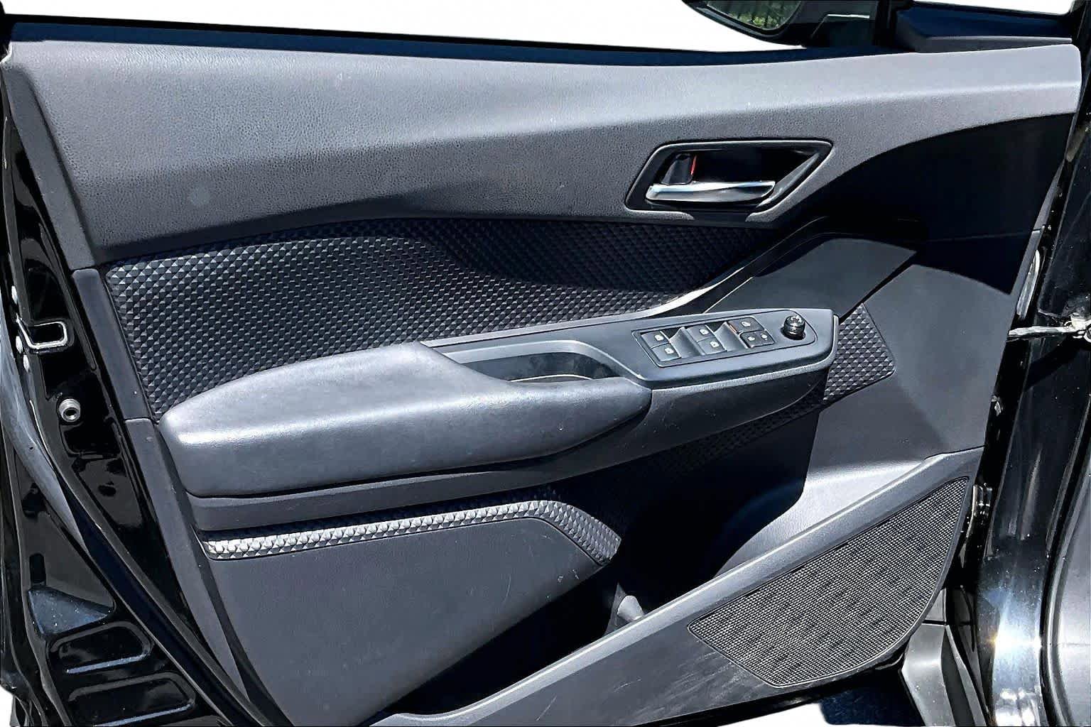 Used 2018 Toyota C-HR XLE FWD image 20