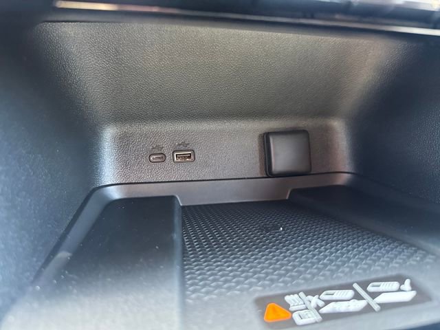 New 2026 Chevrolet Traverse High Country w/ LPO, Floor Liner Package image 30