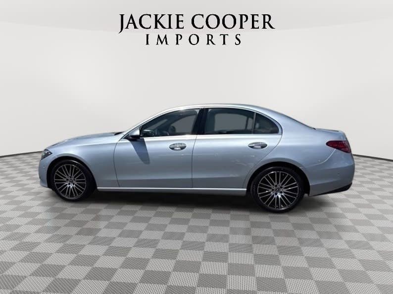 Used 2025 Mercedes-Benz C 300 4MATIC Sedan image 2