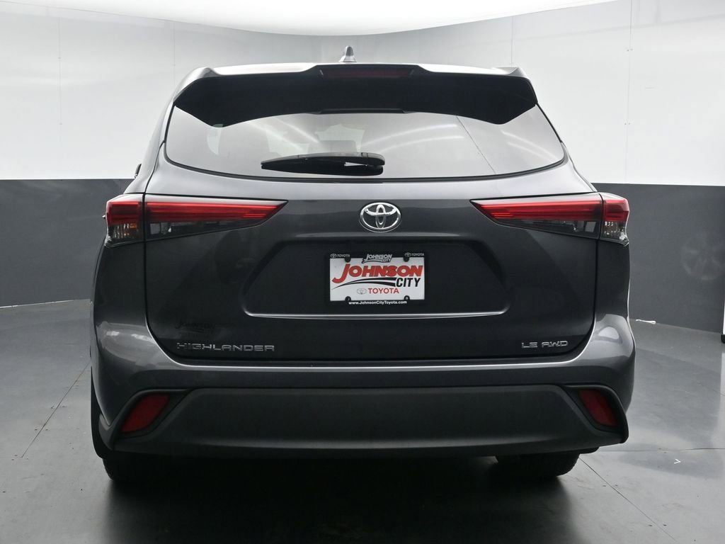 Used 2021 Toyota Highlander LE AWD/4WD image 7