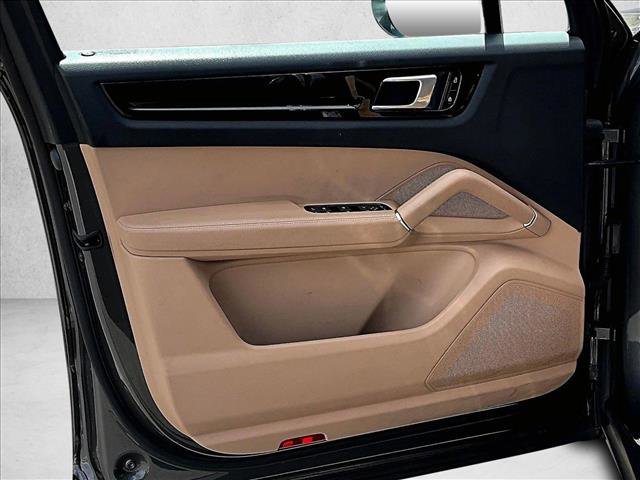 Used 2020 Porsche Cayenne image 17