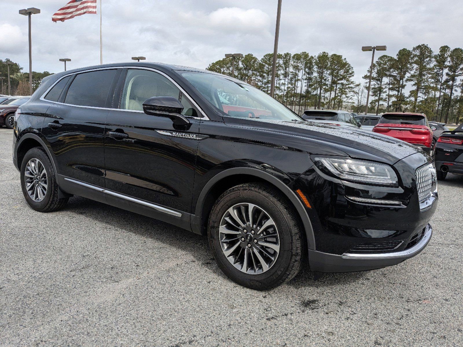 Certified 2023 Lincoln Nautilus AWD w/ Premium Package image 2