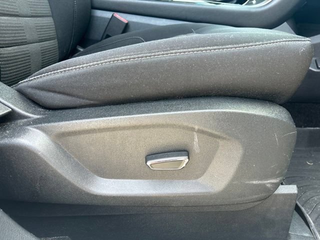 Used 2018 Ford Edge SEL w/ Ford Safe & Smart Package FWD image 13