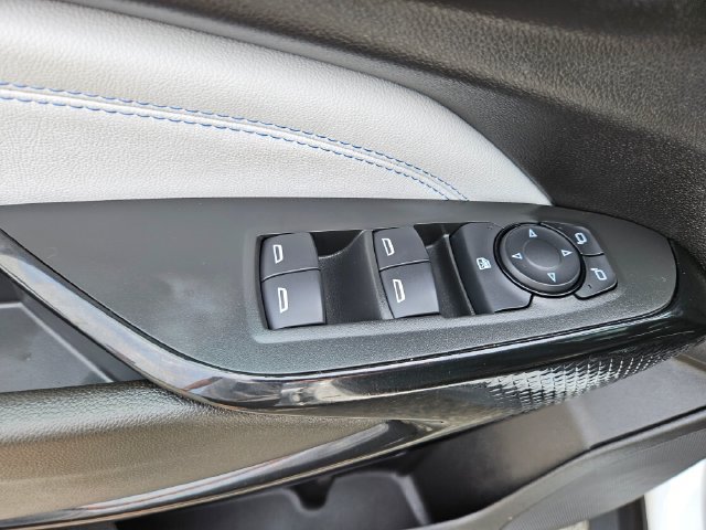 Used 2025 Chevrolet Trax LT FWD image 26