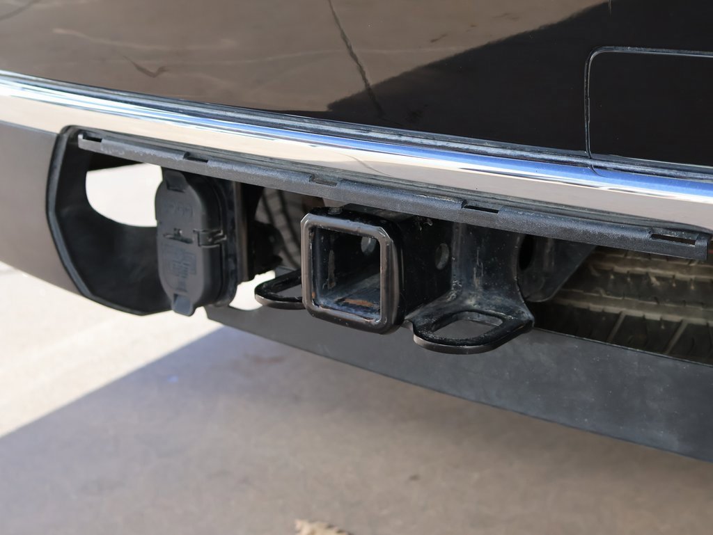 Used 2022 GMC Yukon SLT w/ SLT Premium Package image 16