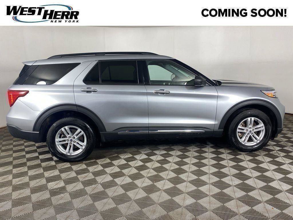 Used 2024 Ford Explorer XLT w/ Equipment Group 202A AWD/4WD image 54