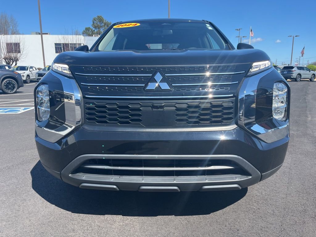 Used 2024 Mitsubishi Outlander ES image 9