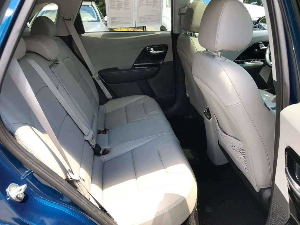 Used 2022 Kia Niro EX Premium FWD image 29