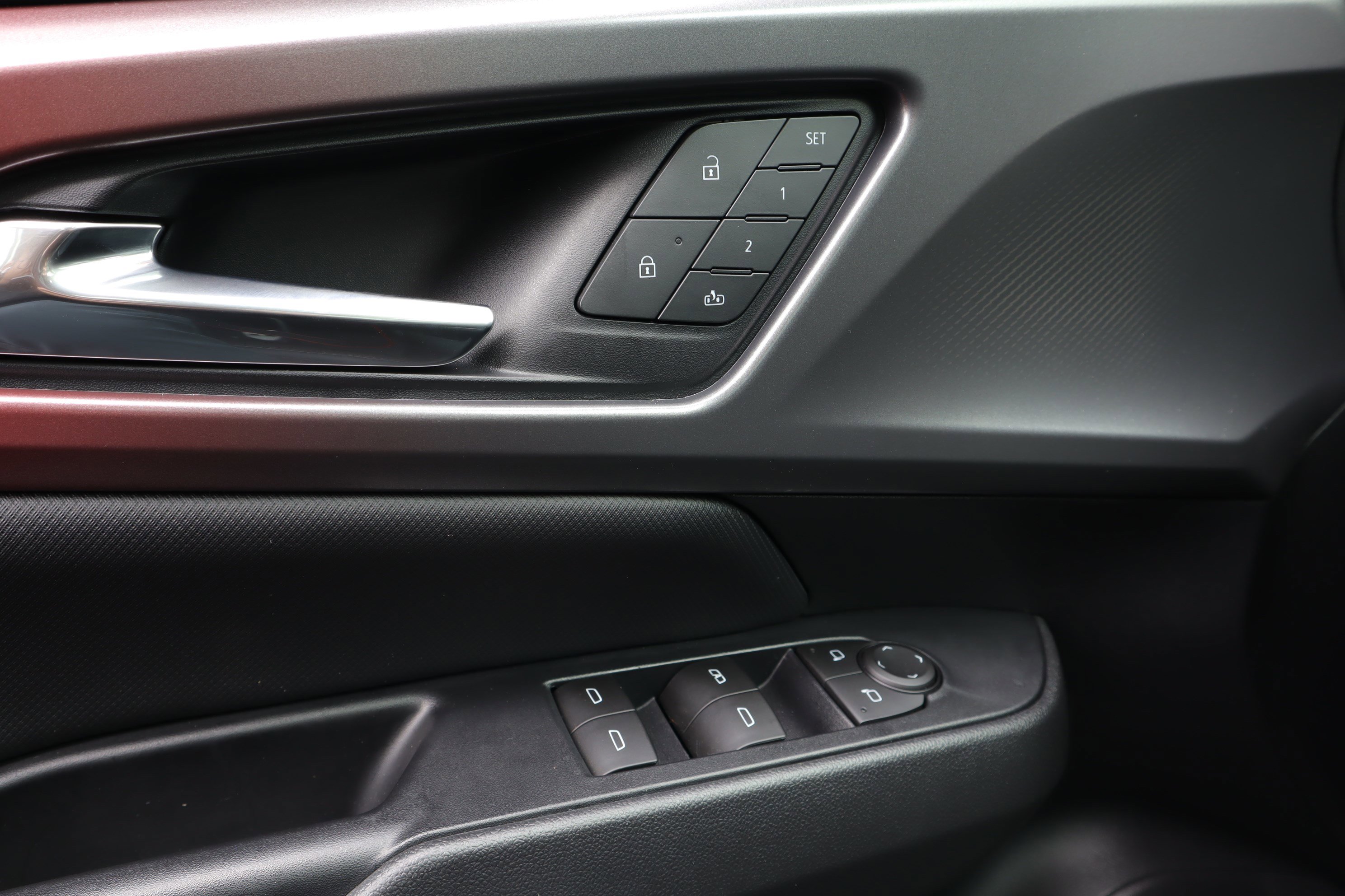 Used 2025 Chevrolet Equinox EV RS w/ Convenience Package II image 20