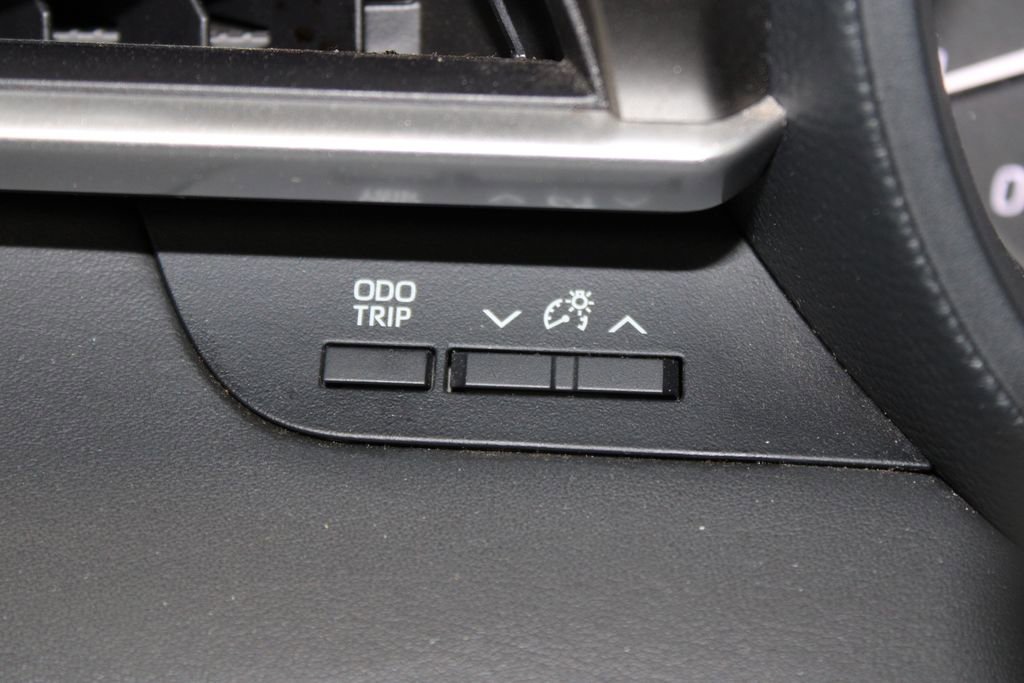 Used 2023 Toyota Highlander L image 38