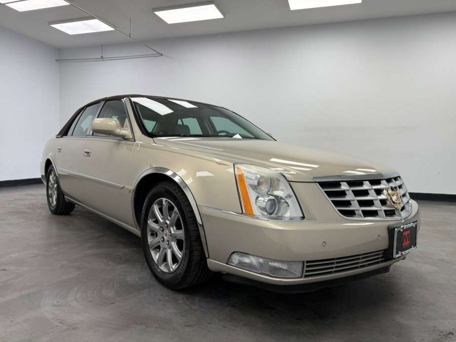 Used 2008 Cadillac DTS w/ Sun And Sound Package image 14
