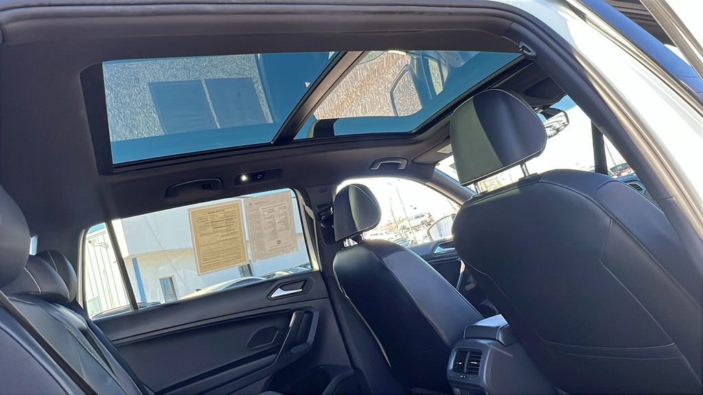 Used 2021 Volkswagen Tiguan SE R-Line image 16