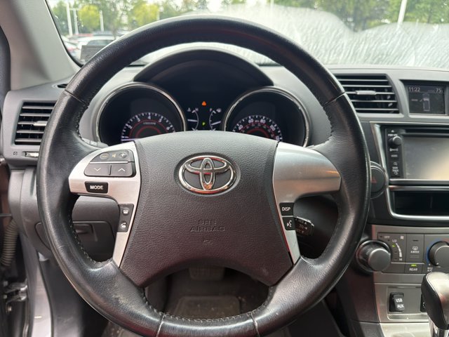 Used 2013 Toyota Highlander SE AWD/4WD image 12