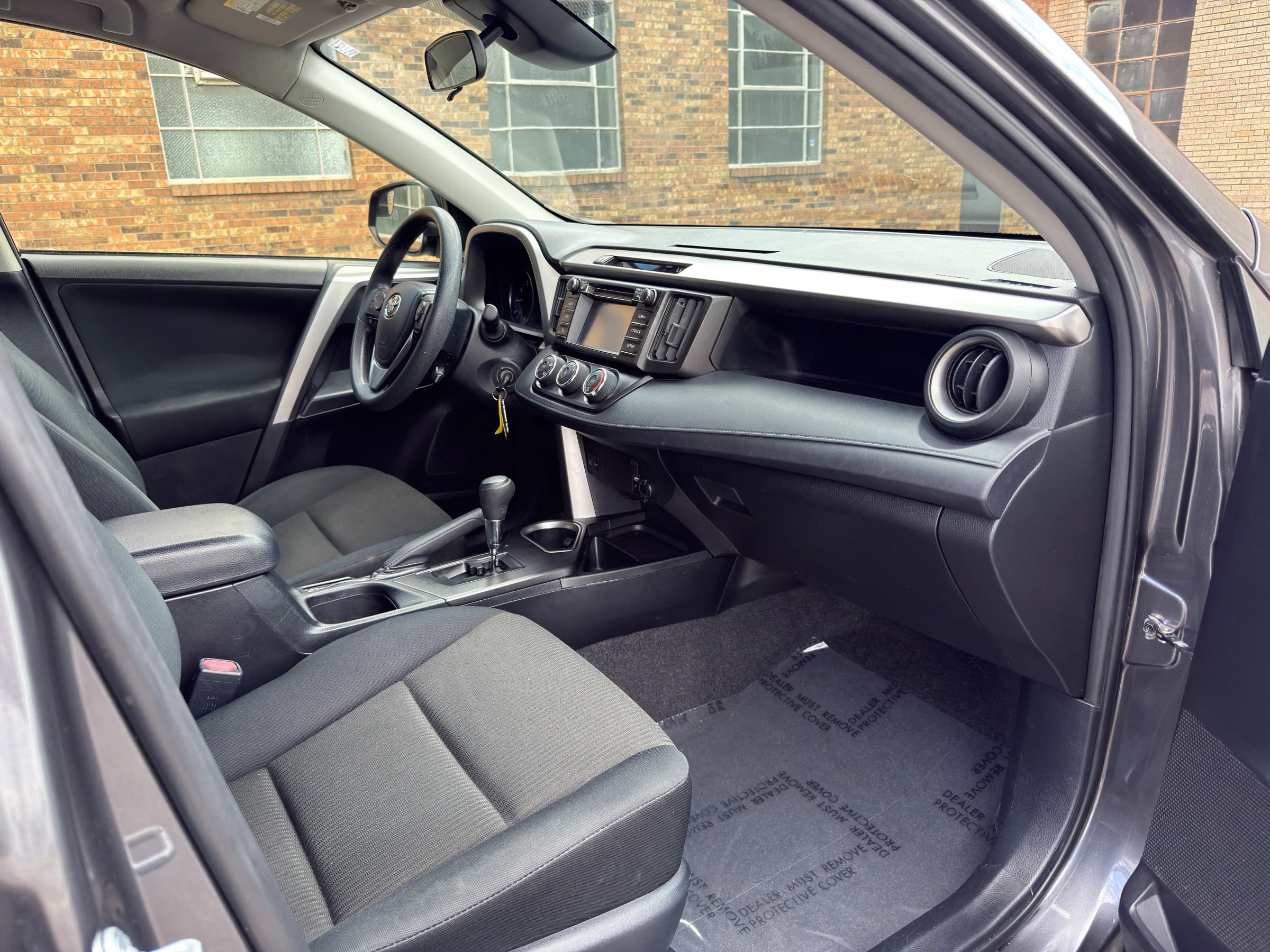 Used 2017 Toyota RAV4 LE FWD image 21
