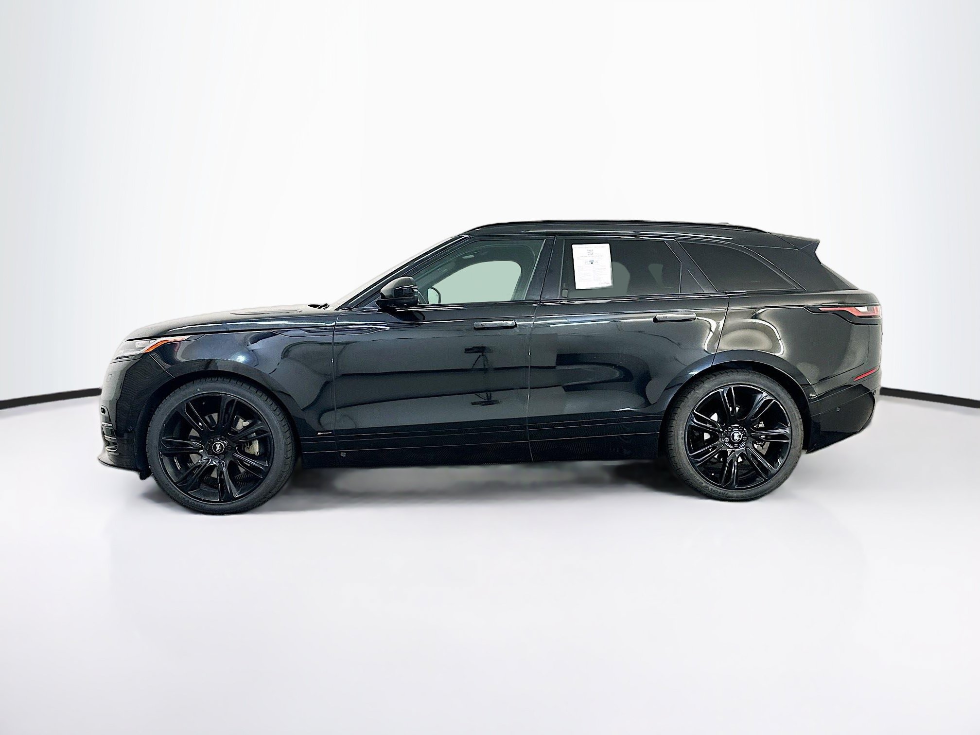 Used 2021 Land Rover Range Rover Velar R-Dynamic S AWD/4WD image 4